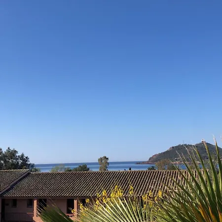 Joli Avec Jardin Dans Avec Piscines Apartment Saint-Raphael (Var)