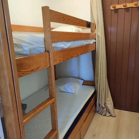 Apartment Joli Avec Jardin Dans Avec Piscines Saint-Raphael (Var)